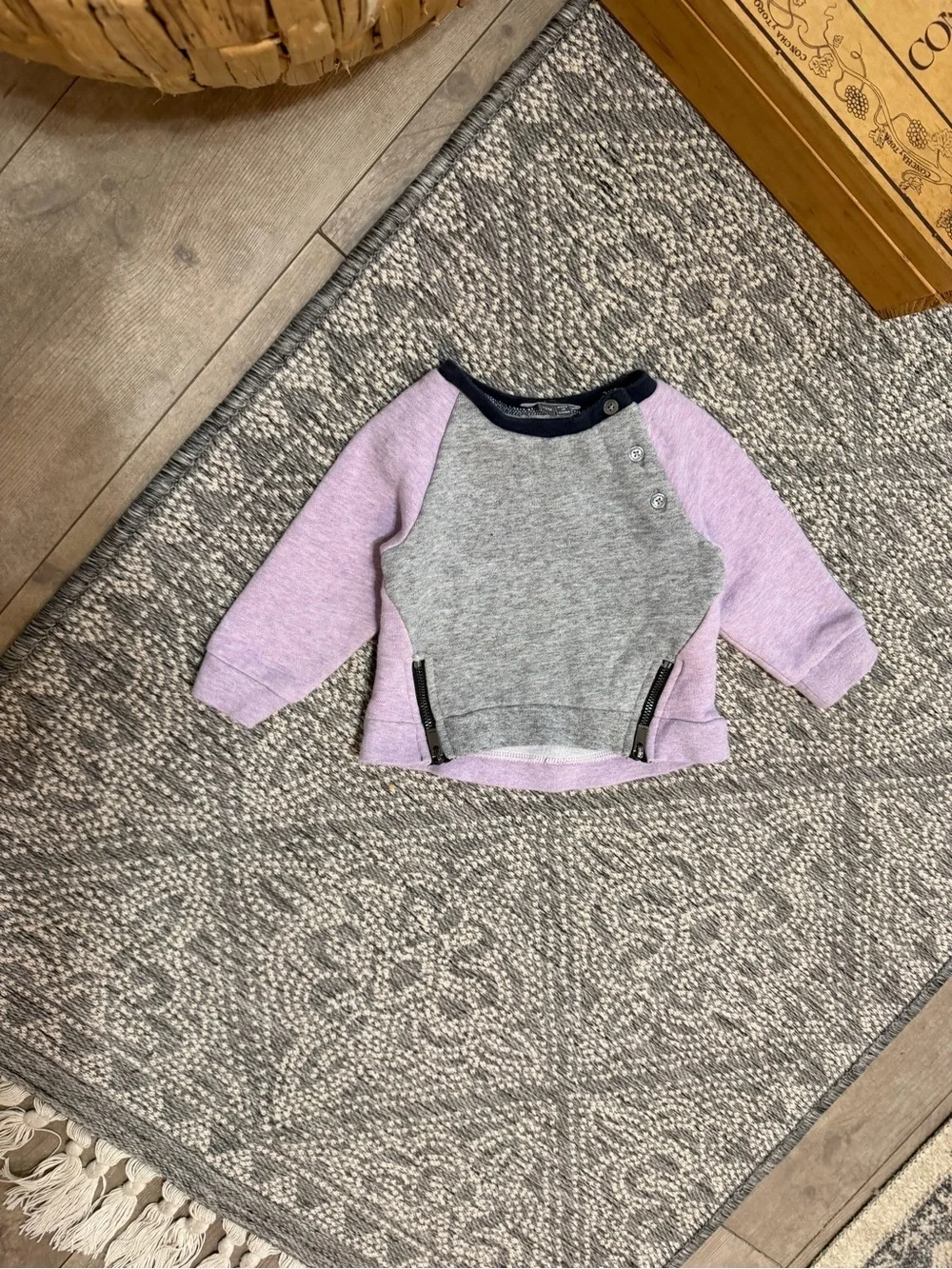 Vince Designer Baby Girl Color Block Sweatshirt Lavender & Grey Size 12 Months